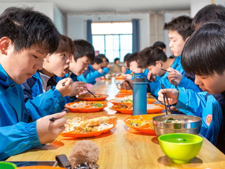 凤县学生用餐