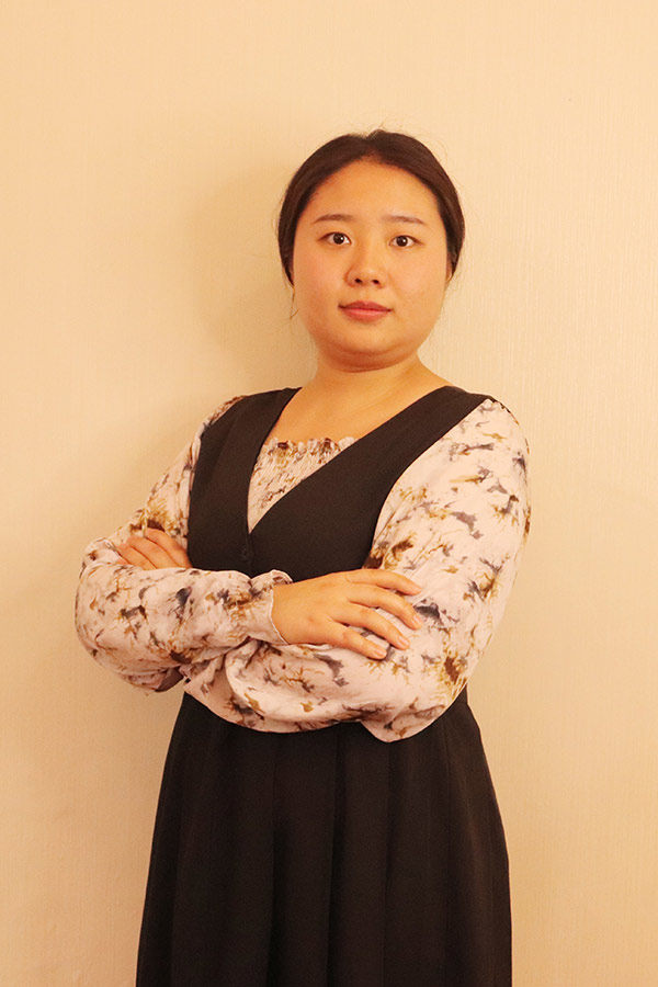 凤县何爱玲 本科学历，优秀班主任